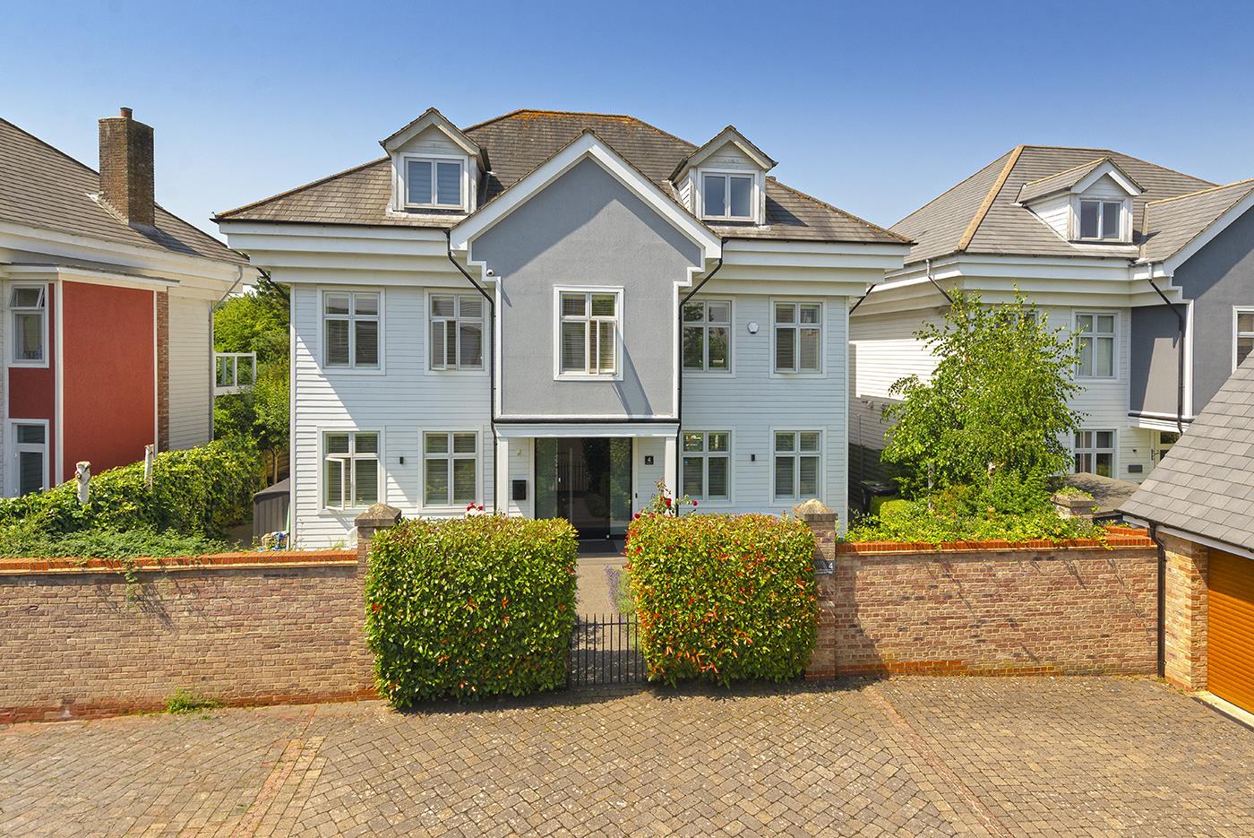 Clemens Place, Kings Hill