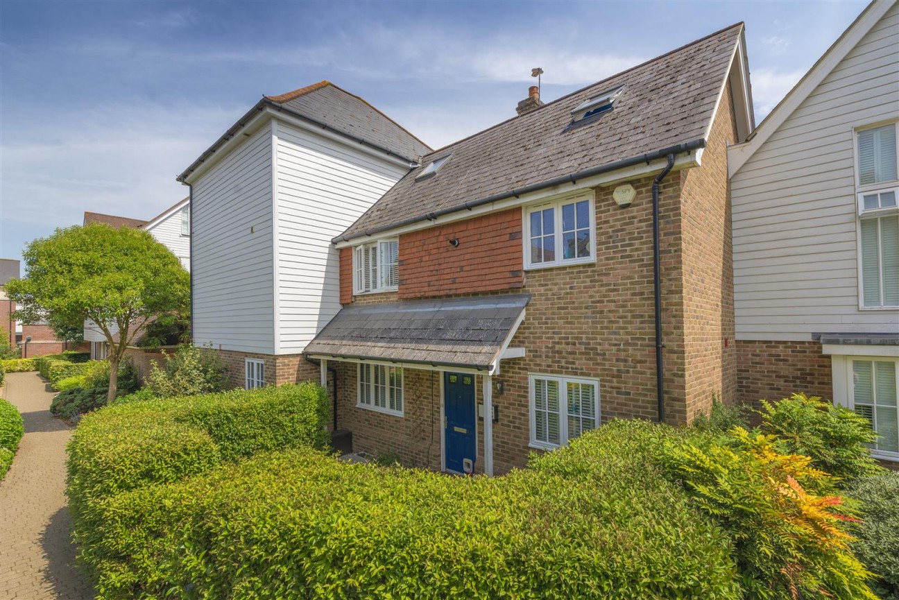 Laxton Walk, Kings Hill, ME19 4JG