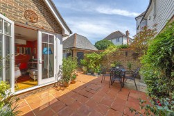 Laxton Walk, Kings Hill, ME19 4JG
