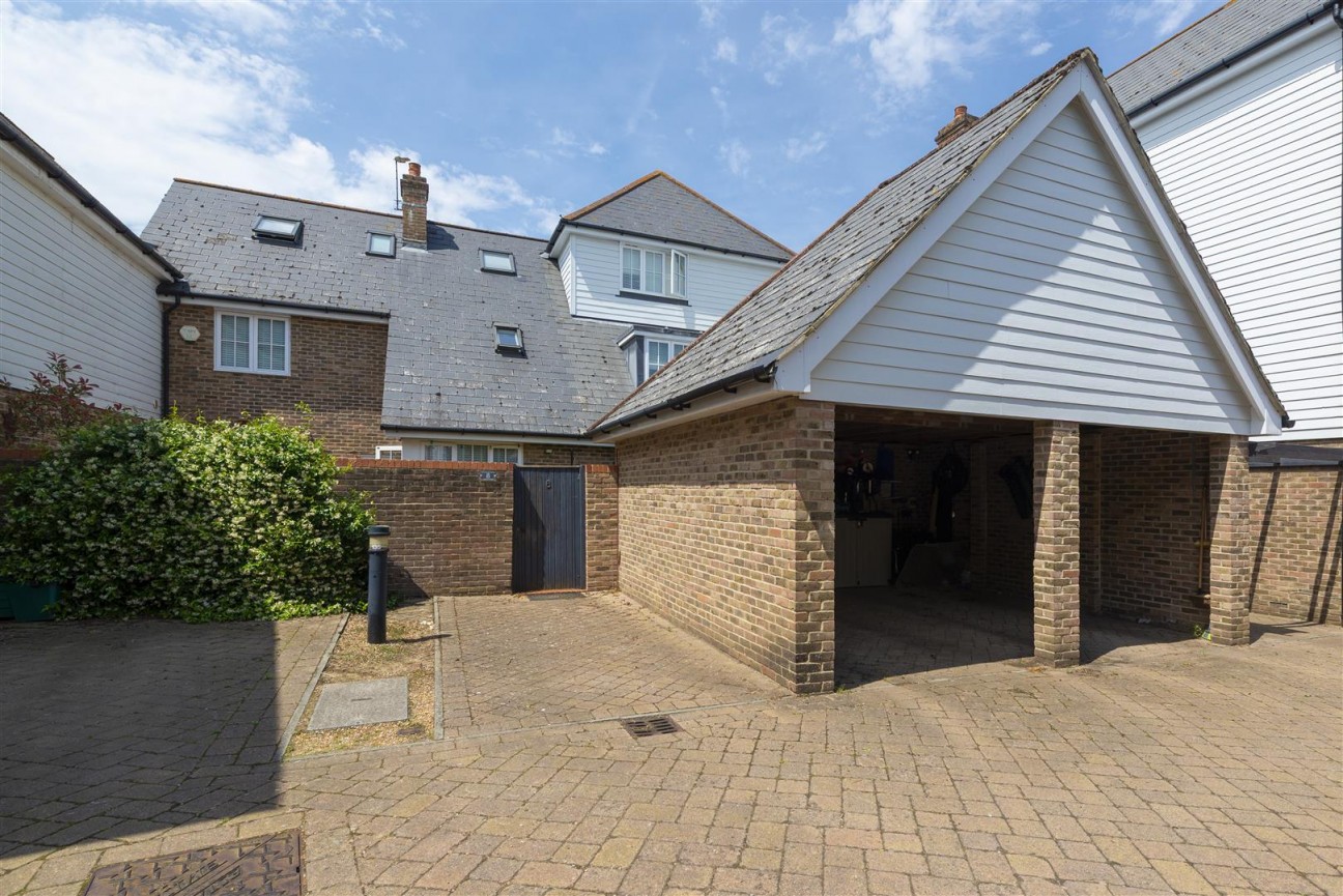 Laxton Walk, Kings Hill, ME19 4JG