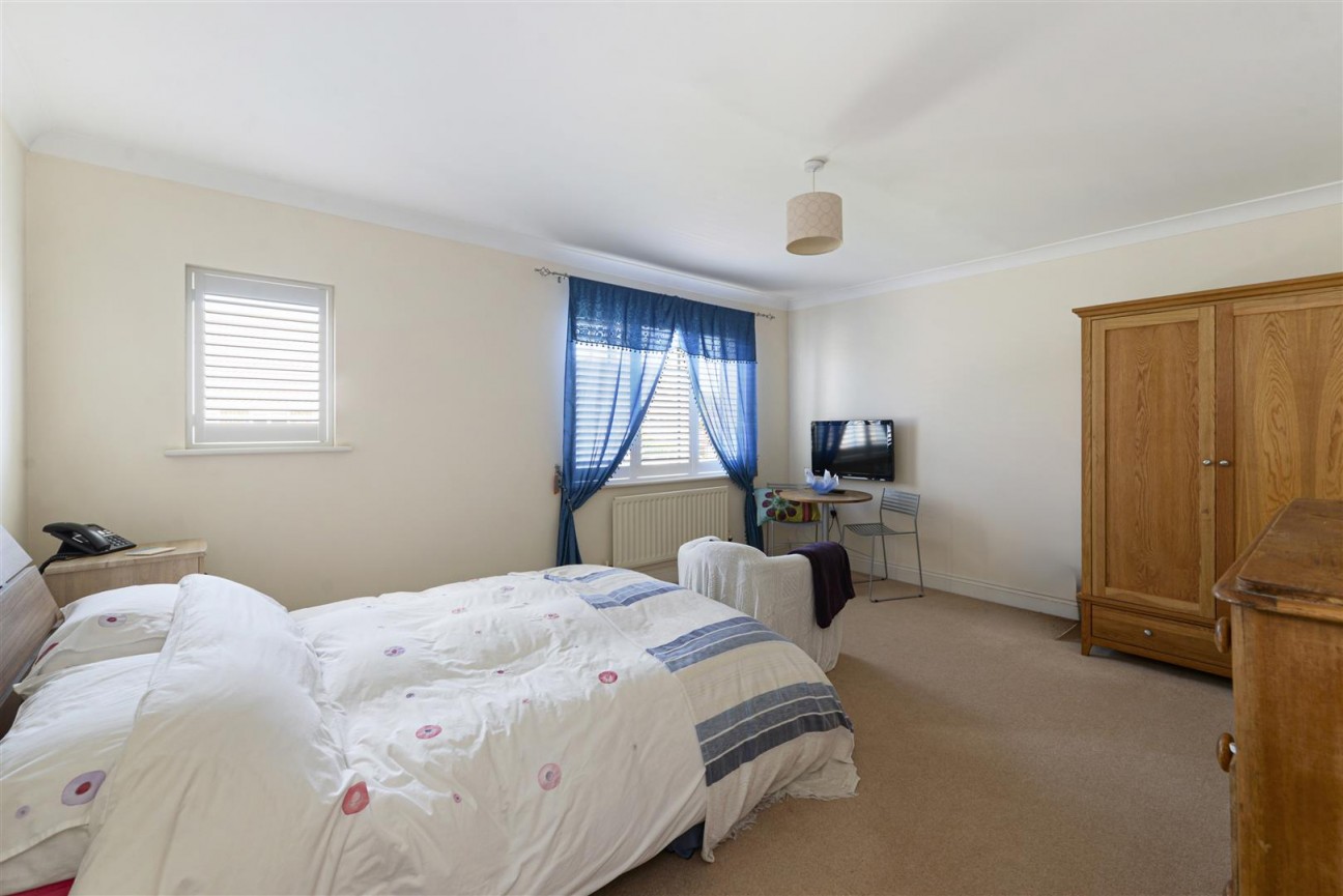 Alfriston Grove, Kings Hill, ME19 4AS