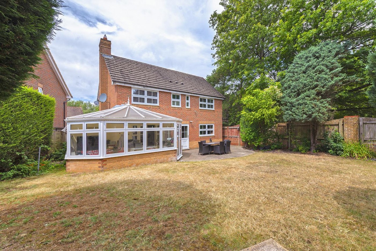 Chestnut Close, Kings Hill, ME19 4FP