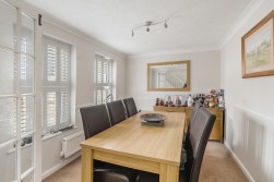 Chestnut Close, Kings Hill, ME19 4FP