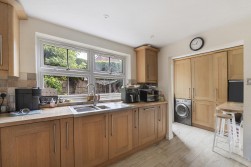 Chestnut Close, Kings Hill, ME19 4FP