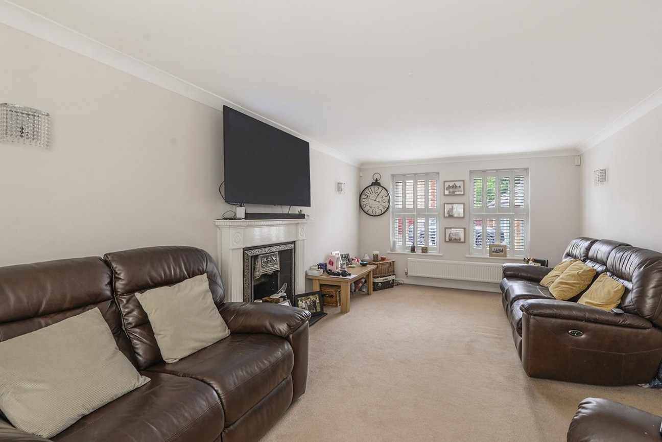 Chestnut Close, Kings Hill, ME19 4FP