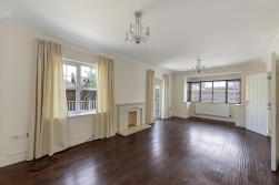 Woodford Grove, Kings Hill