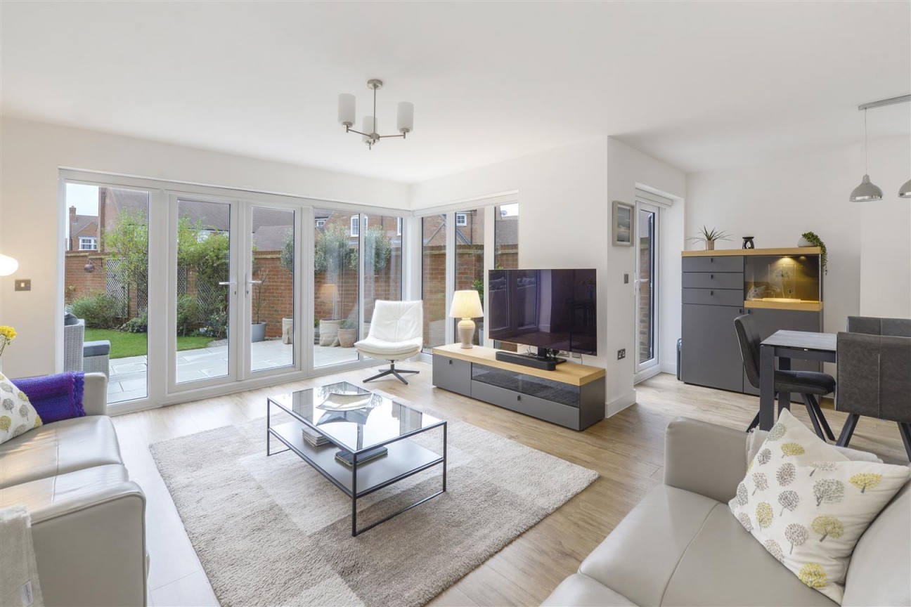 Royal Crescent, Kings Hill, West Malling
