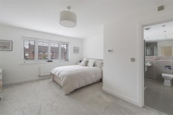 Royal Crescent, Kings Hill, West Malling