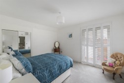 Royal Crescent, Kings Hill, West Malling