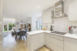 Royal Crescent, Kings Hill, West Malling