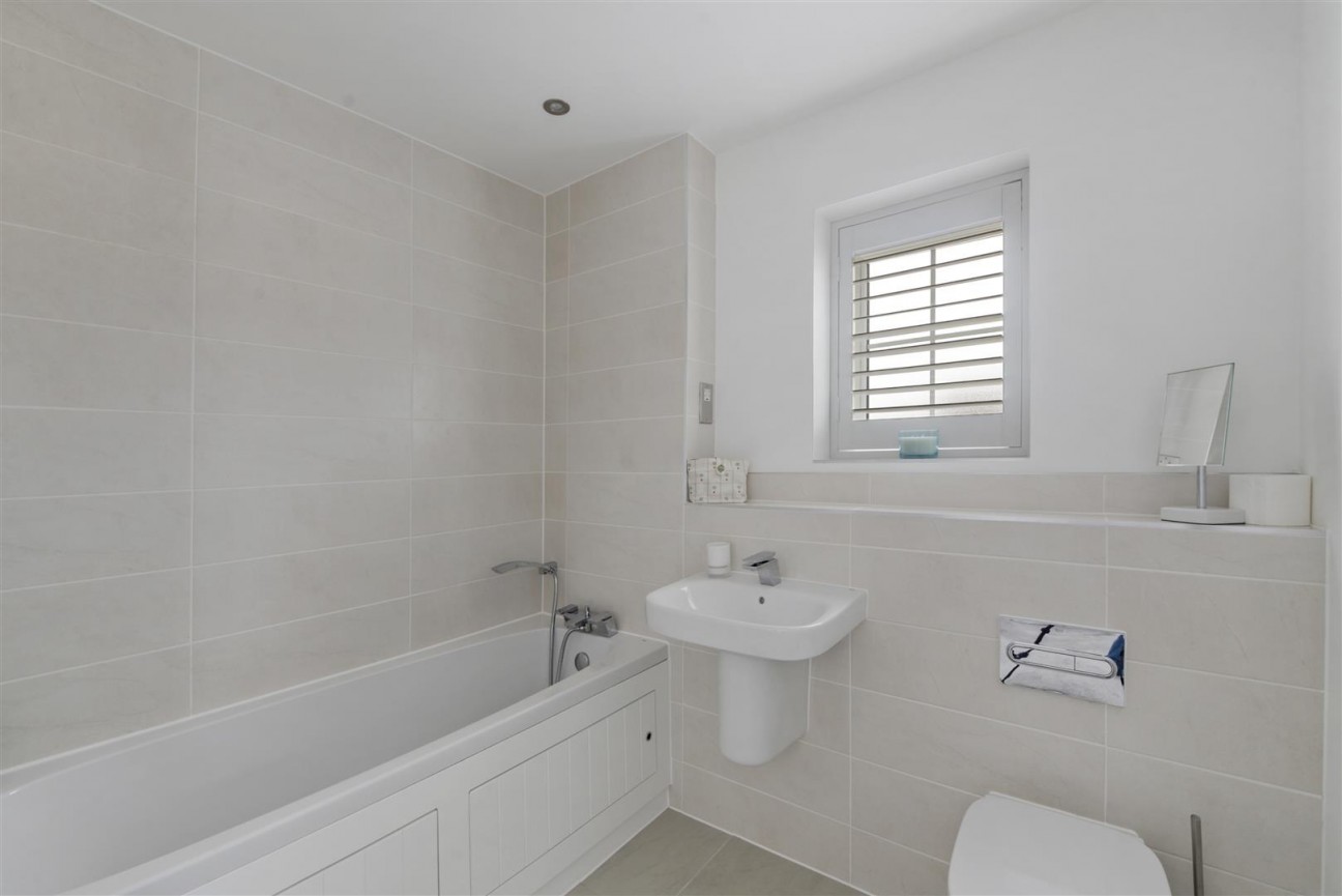 Royal Crescent, Kings Hill, West Malling
