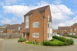 Royal Crescent, Kings Hill, West Malling