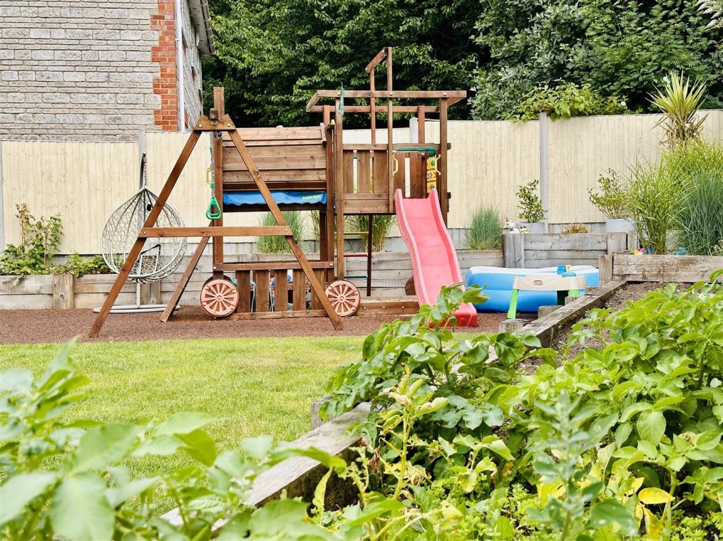 Farthing Combe, Axbridge