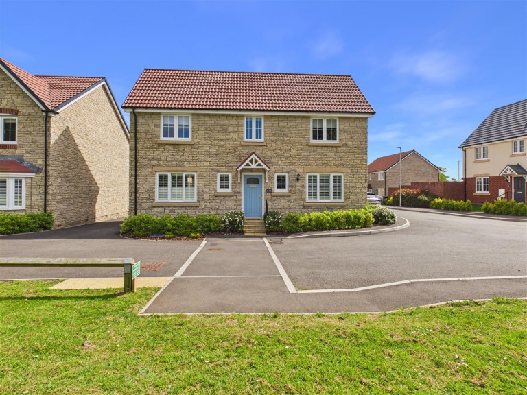 Drop Court, Cheddar