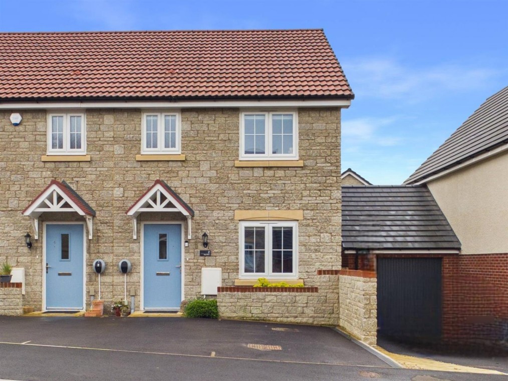 Flask Close, Cheddar