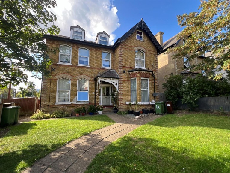 Woodside Road, Sutton