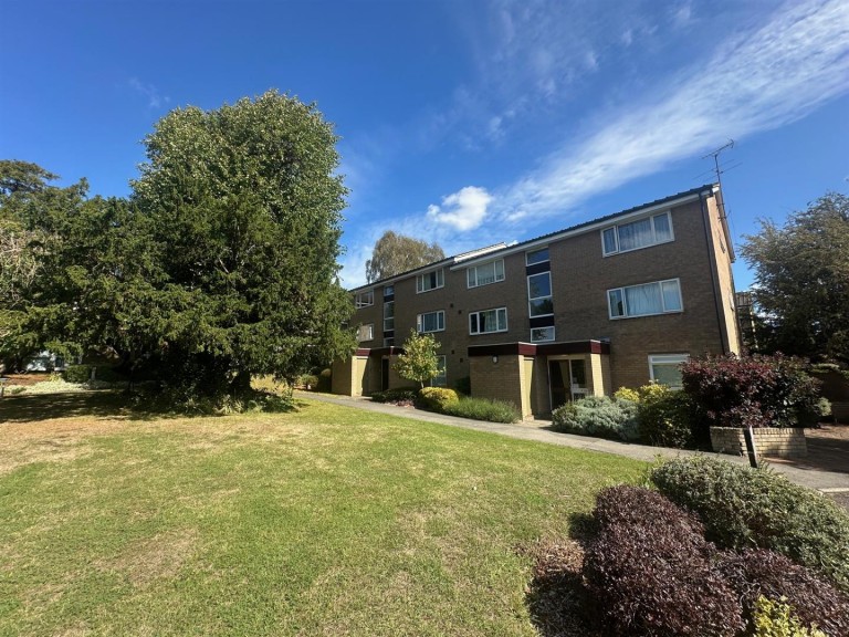 Engadine Close, Croydon