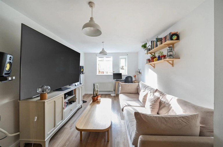 Burway Close, South Croydon