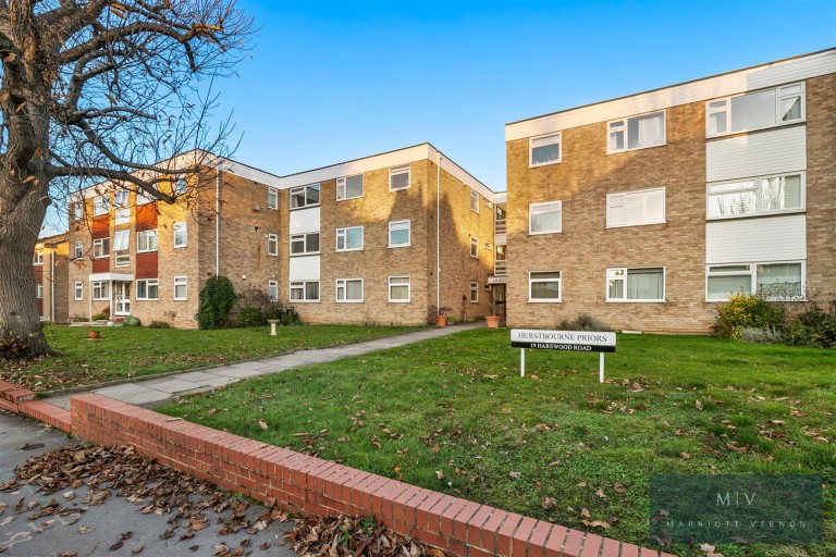 19 Harewood Road, South Croydon