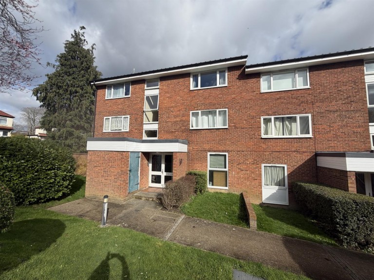 Woodpecker Mount, Pixton Way, Forestdale, Croydon