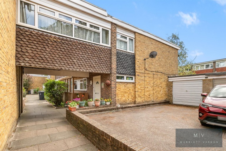 Bracewood Gardens, Croydon