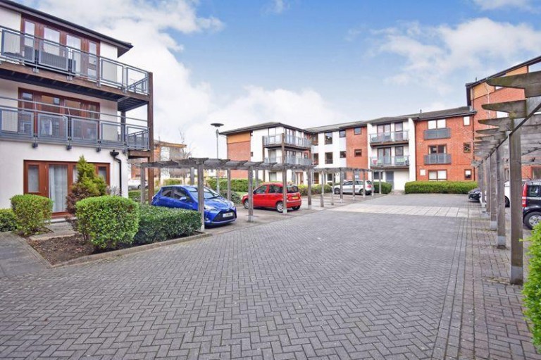 Harry Close, Croydon