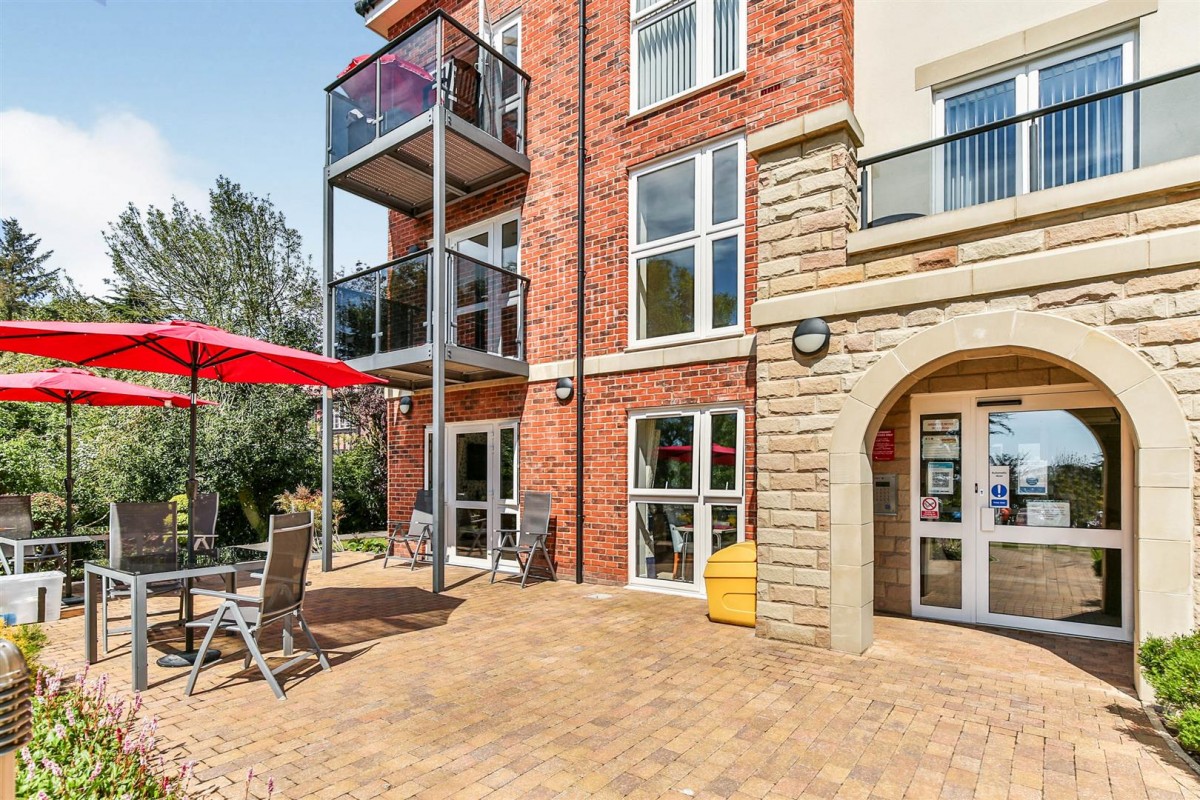 Chestnut Court, 99 Martongate, Bridlington McCarthy and Stone Resales