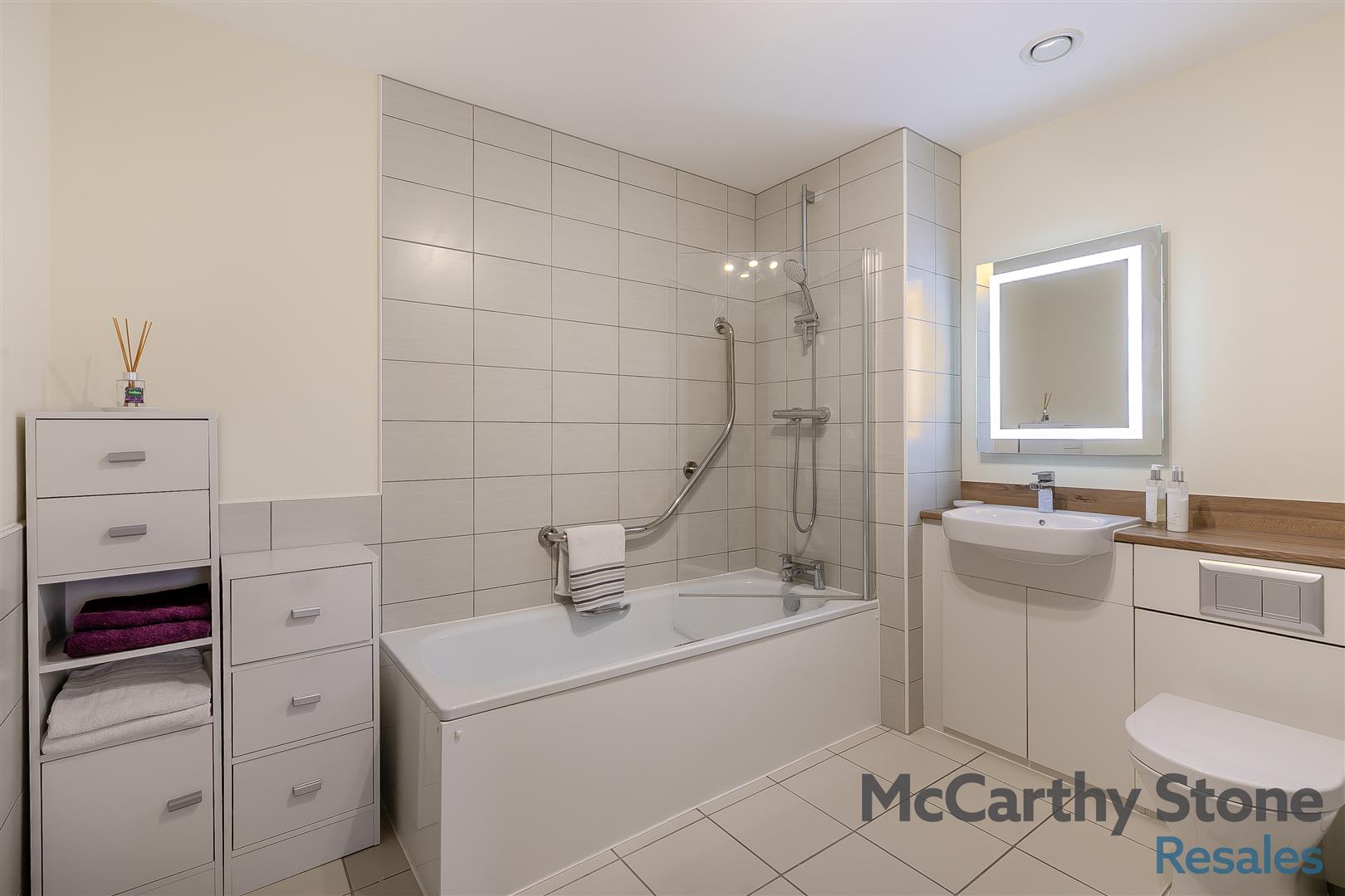 Willoughby Place, Station Road, Bourton-on-the-Water, Cheltenham, Gloucestershire, GL54 2FF