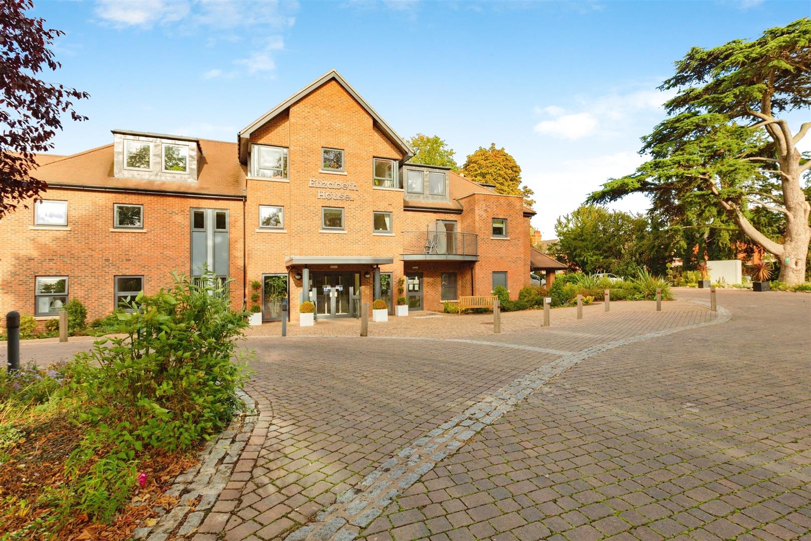 Elizabeth House, St. Giles Mews, Stony Stratford, Milton Keynes, MK11 1HT