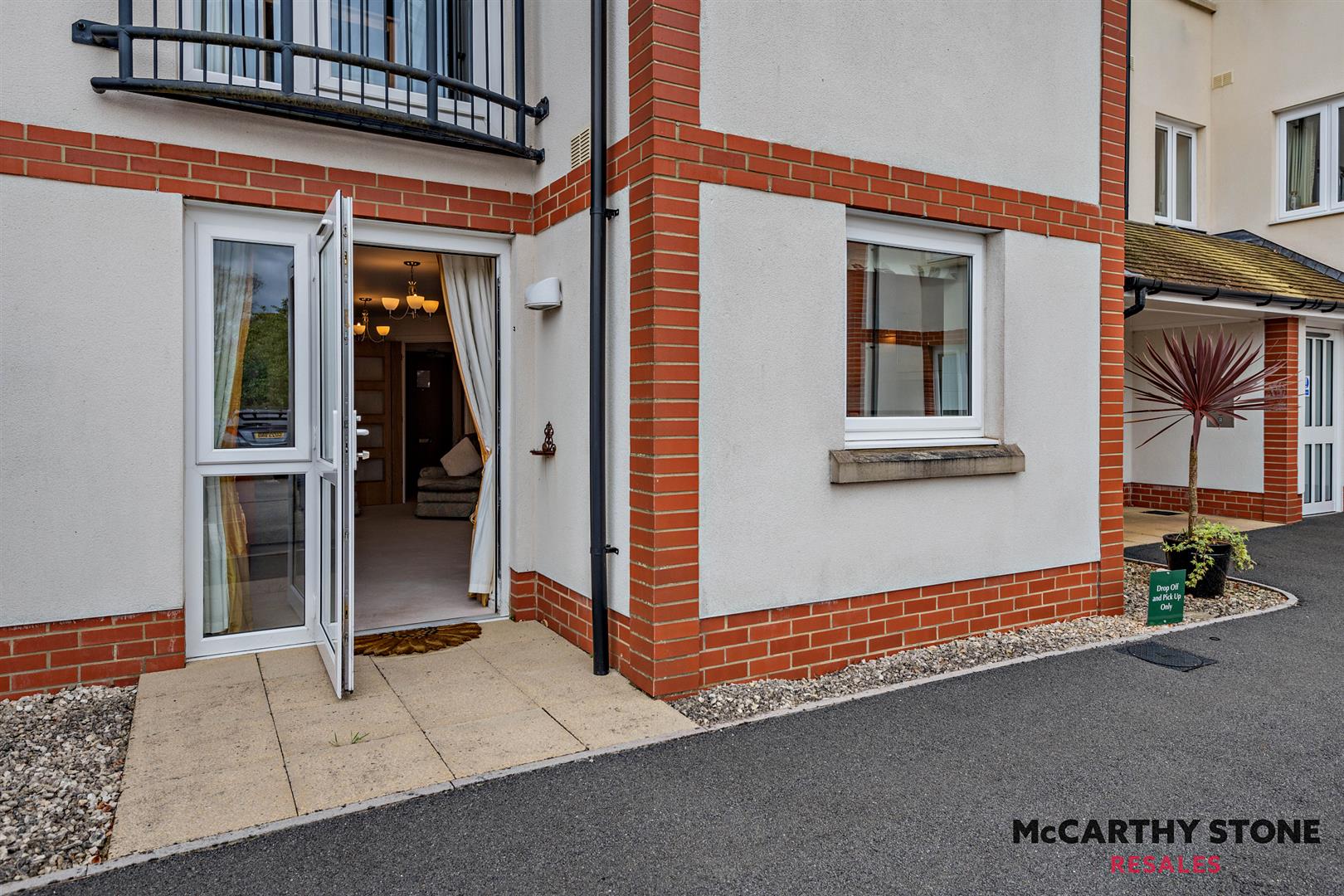 Farringford Court, Avenue Road, Lymington, Hampshire, SO41 9PA