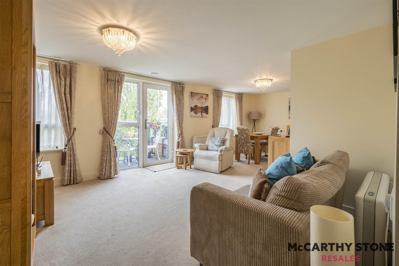 Glenhills Court, Little Glen Road, Glen Parva, Leicester, LE2 9DH