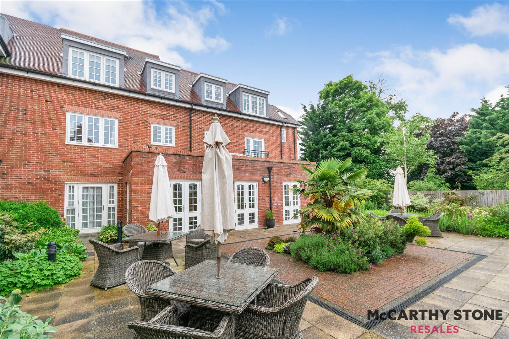 Le Jardin, Station Road, Letchworth Garden City, SG6 3BA