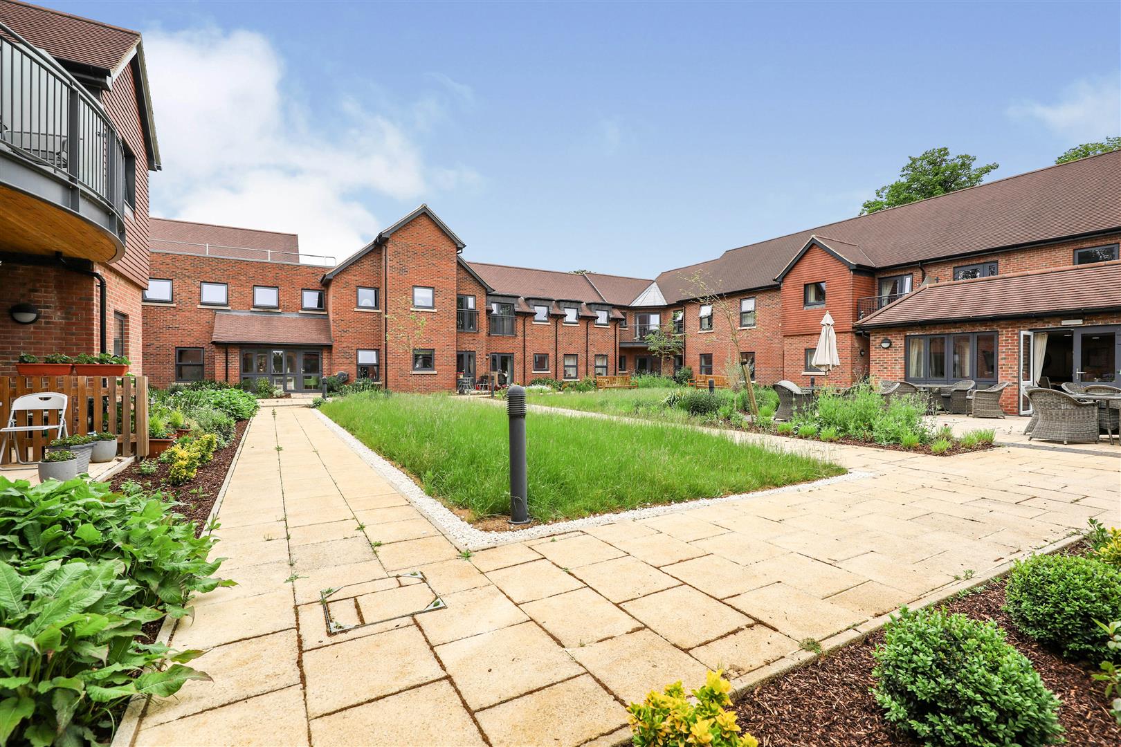 Elizabeth House, St. Giles Mews, Stony Stratford, Milton Keynes, MK11 1HT