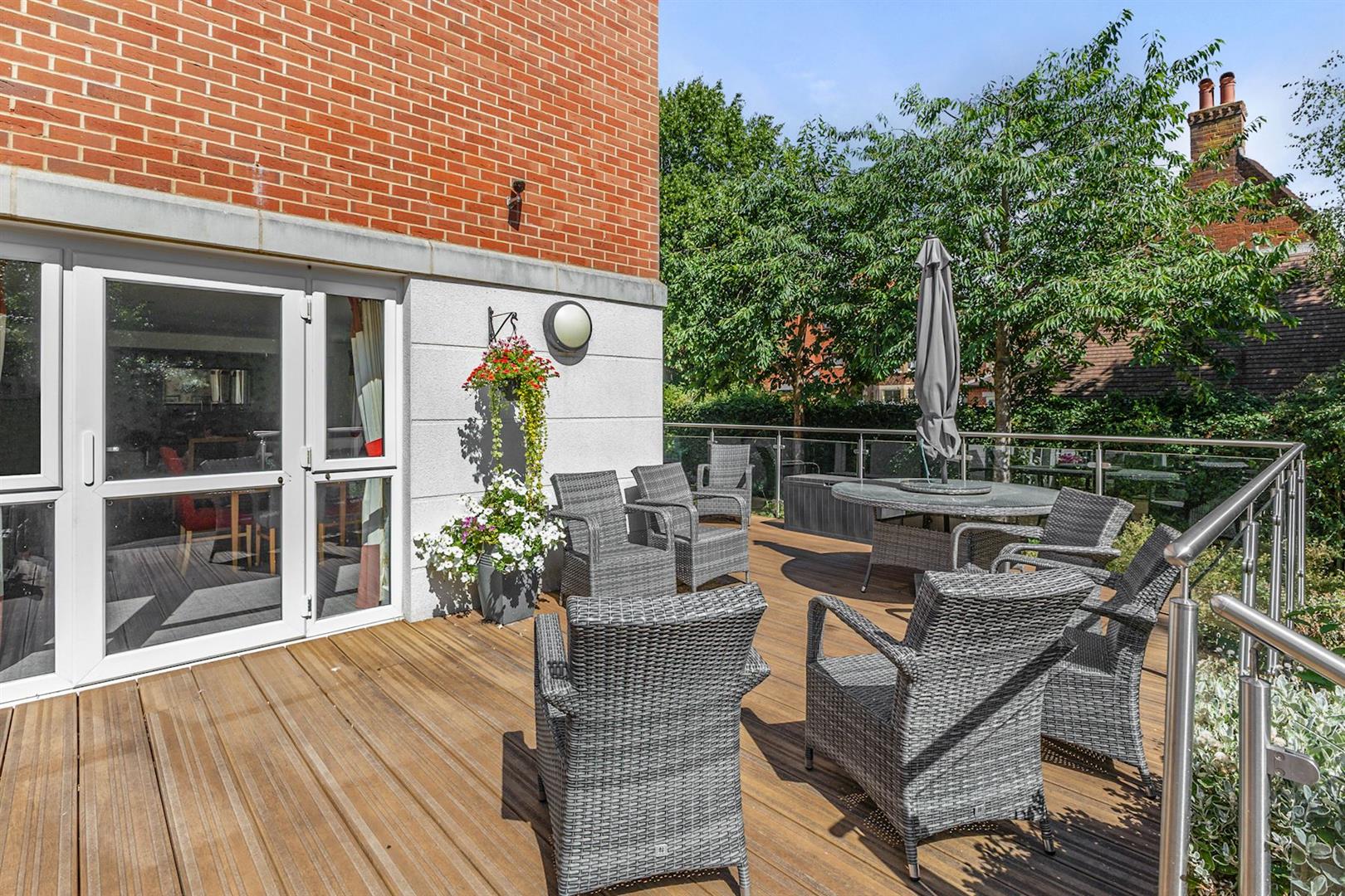 Abbotsmead Place, Caversham, Reading