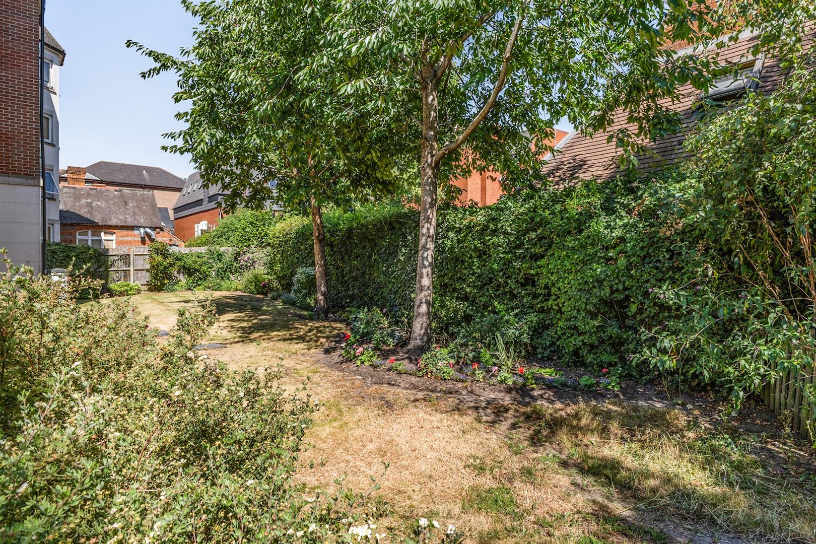Abbotsmead Place, Caversham, Reading