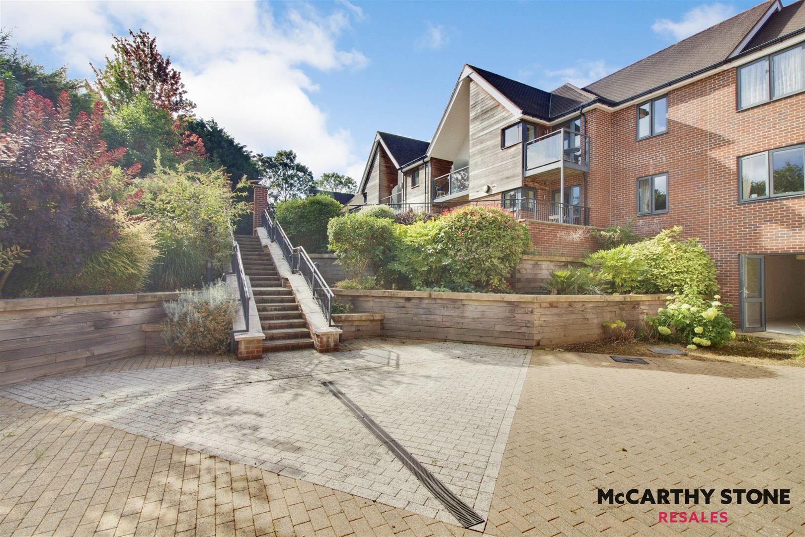 Mandeville Court, 261 Darkes Lane, Potters Bar