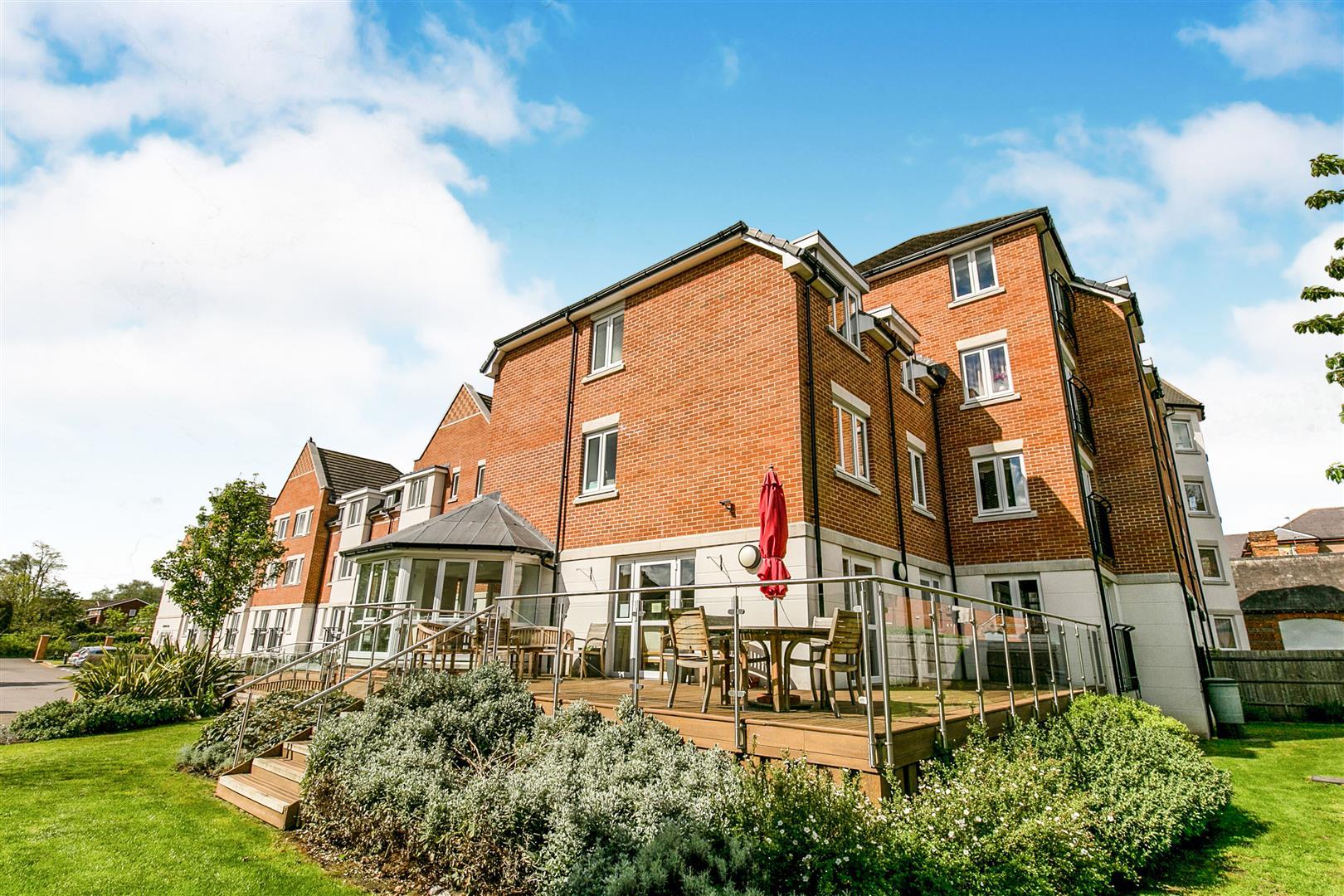 Crayshaw Court, Abbotsmead Place, Caversham, Reading