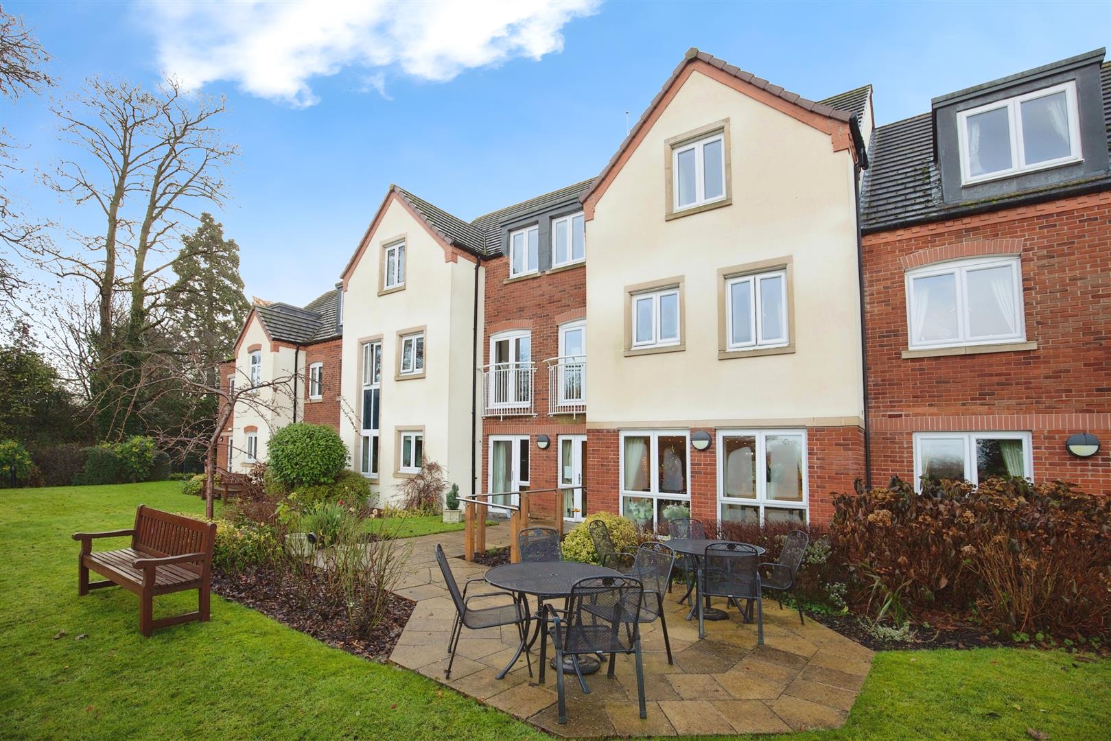 Salmon Court, Stratford Road, Wellesbourne, Warwick