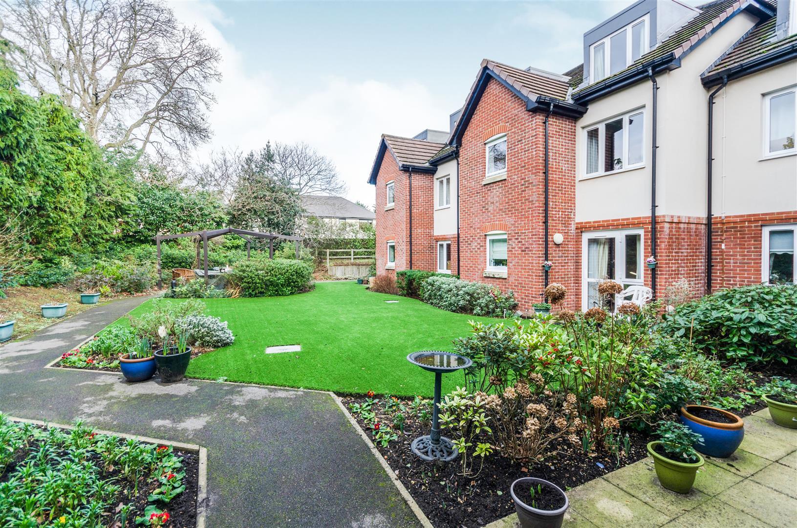 Cherrett Court, Ringwood Road, Ferndown, BH22 9FEn