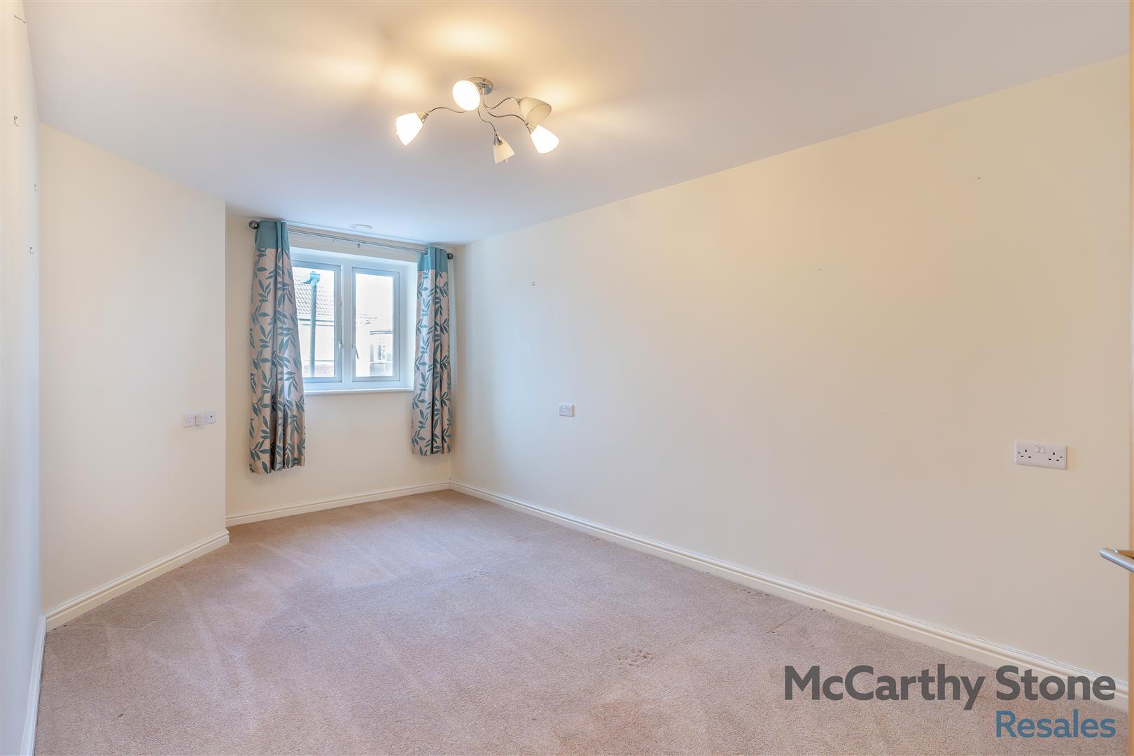 Middleton Court, Picton Avenue, Porthcawl CF36 3BF