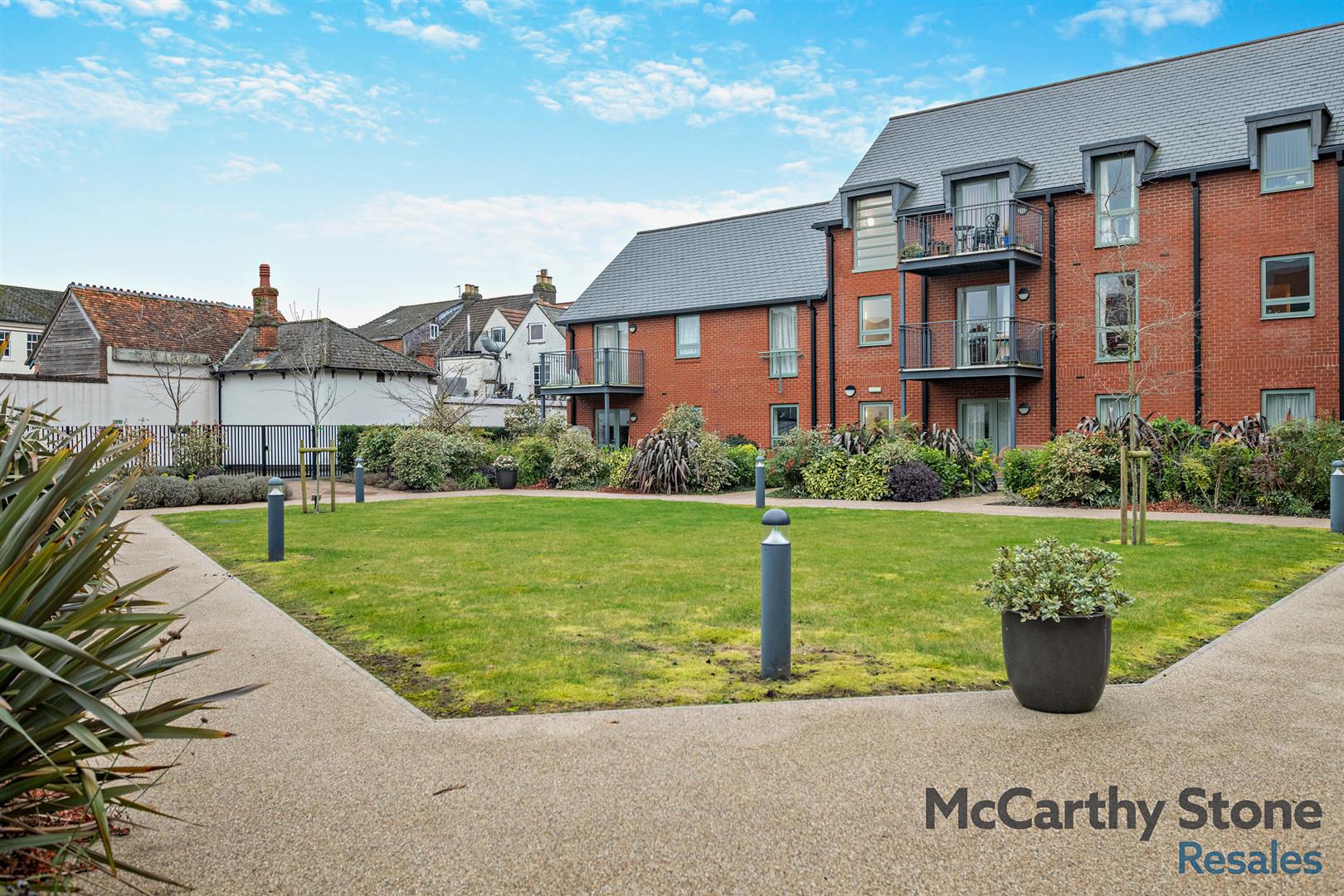 Monument Place, Endless Street, Salisbury