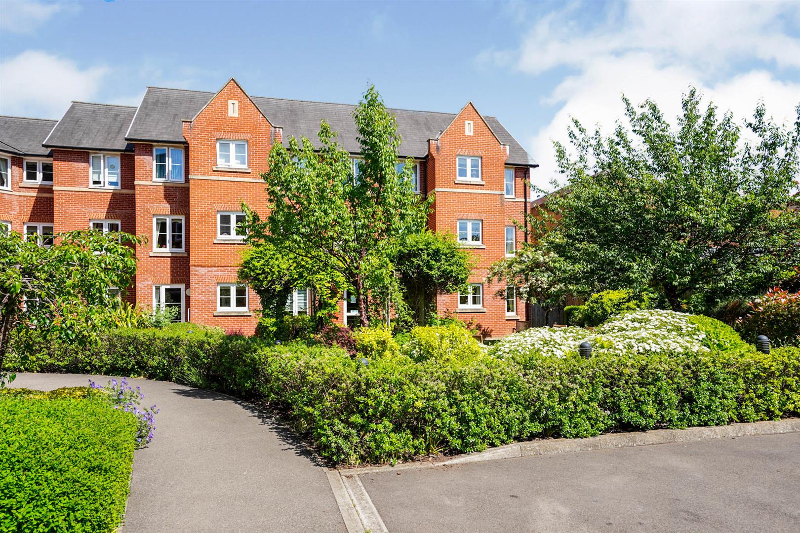 Foxhall Court, School Lane, Banbury