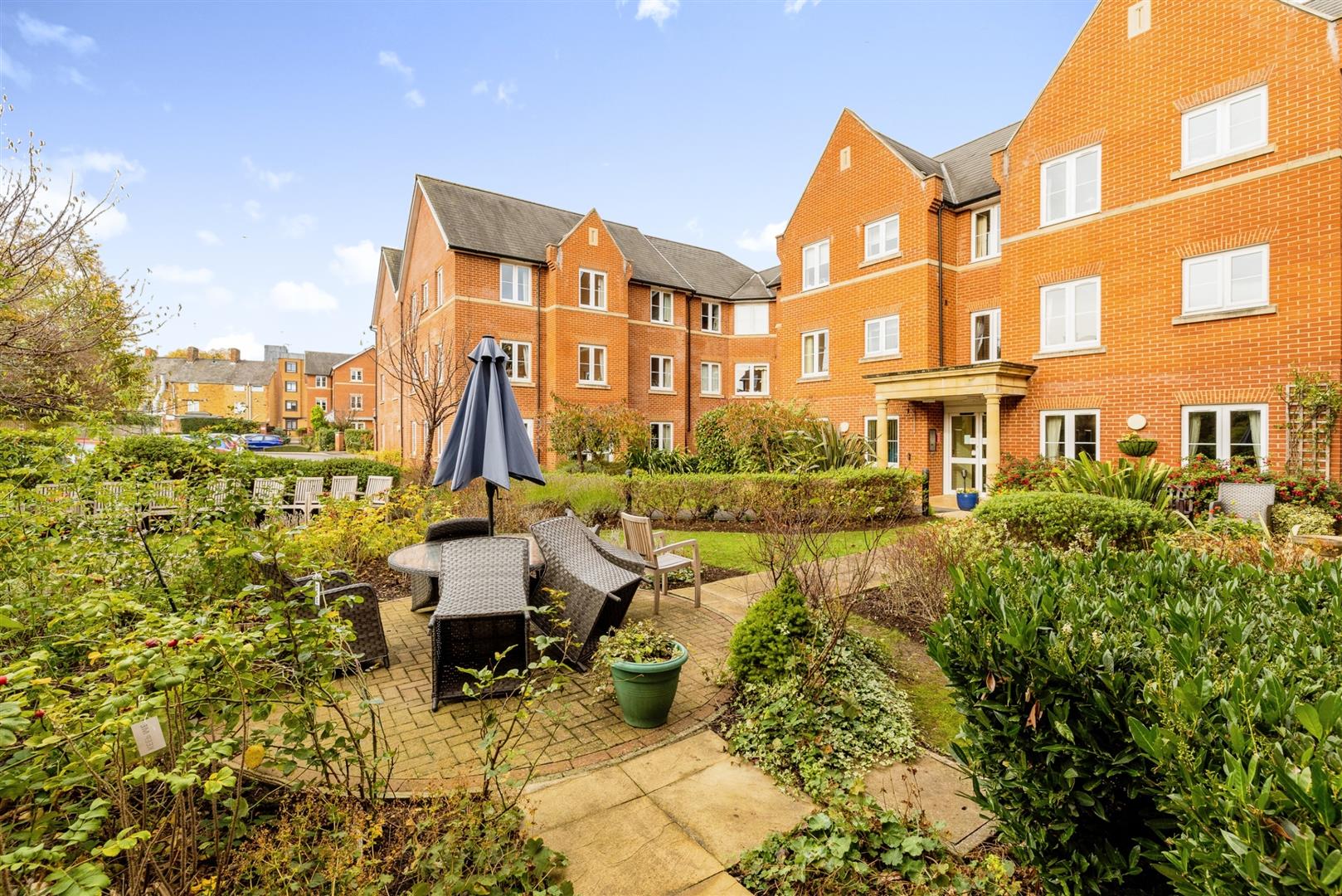 Foxhall Court, School Lane, Banbury