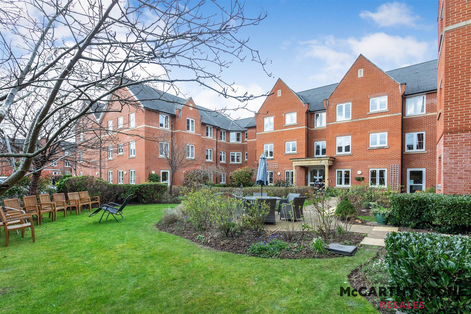 Foxhall Court, School Lane, Banbury