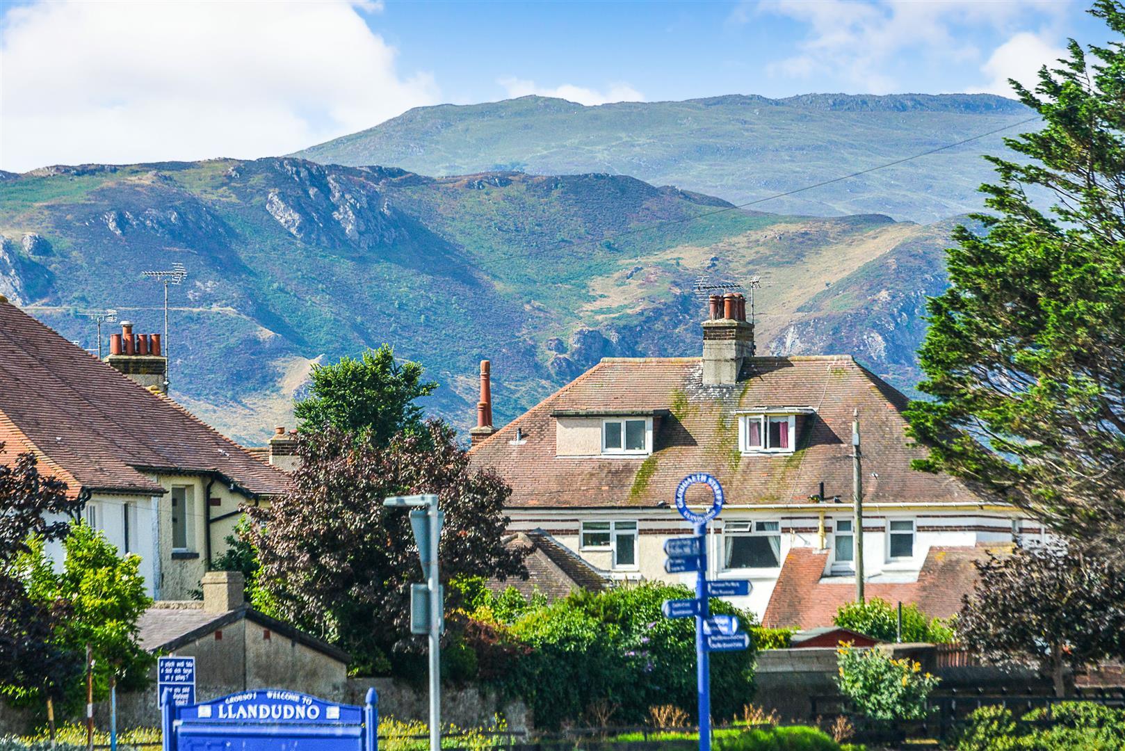 Cwrt Gloddaeth, Gloddaeth Street, Llandudno