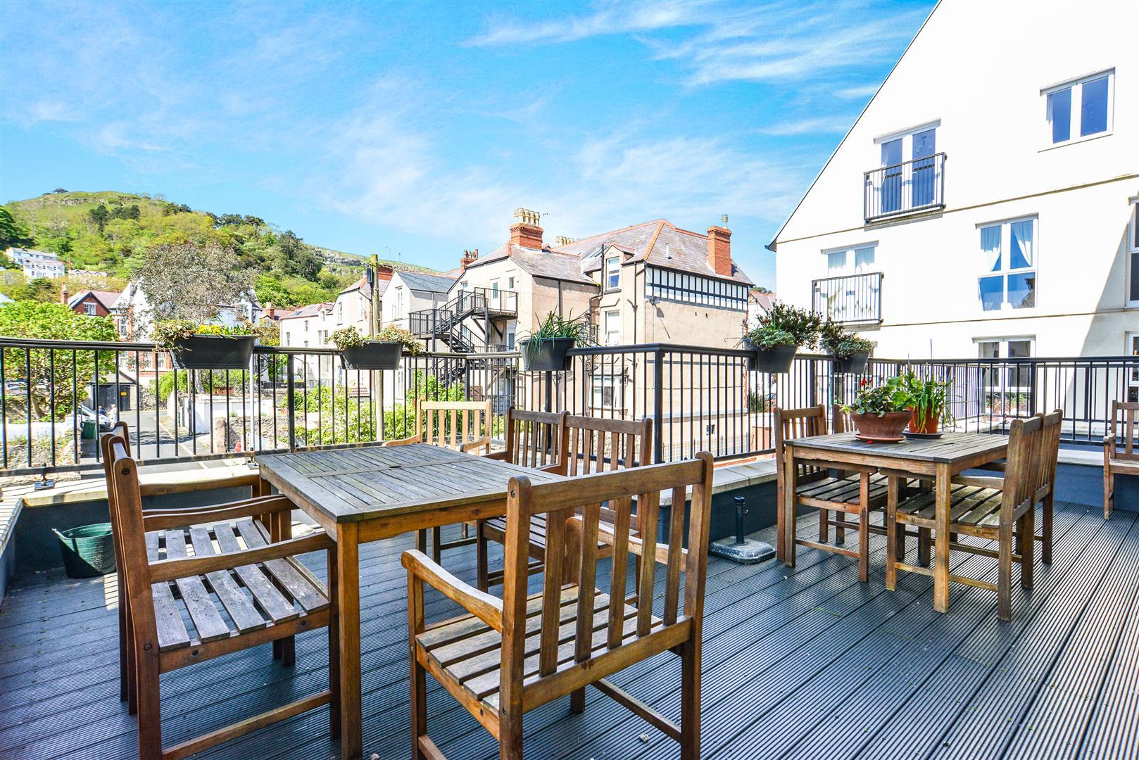 Cwrt Gloddaeth, Gloddaeth Street, Llandudno