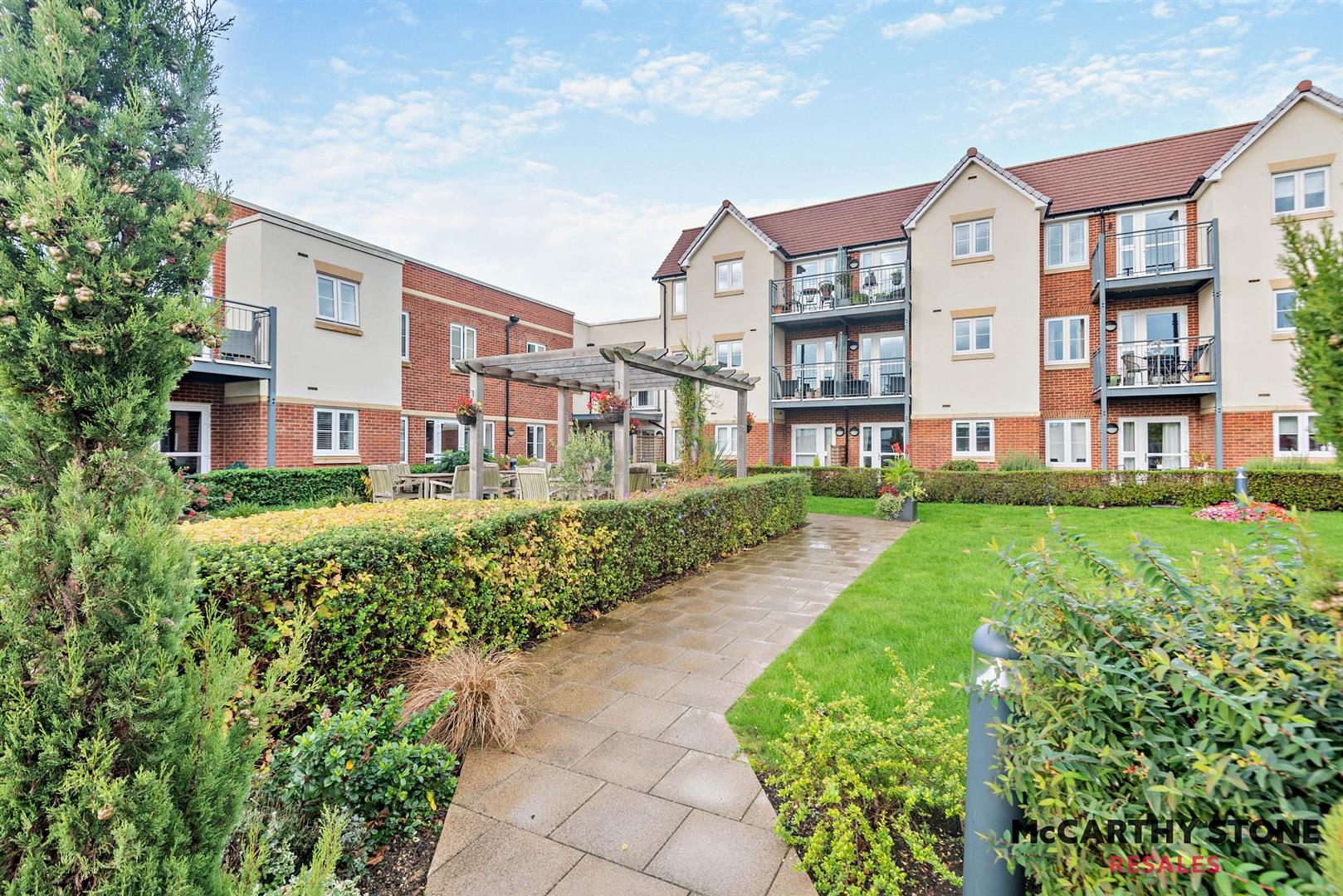 Shilling Place, Stakes Road, Waterlooville, Hampshire, PO7 5GL