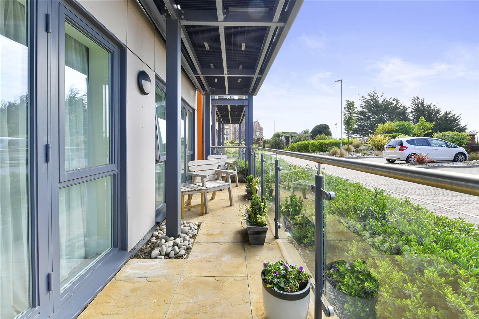 Pavilion Court, Hamilton Gardens, Felixstowe, IP11 7FA