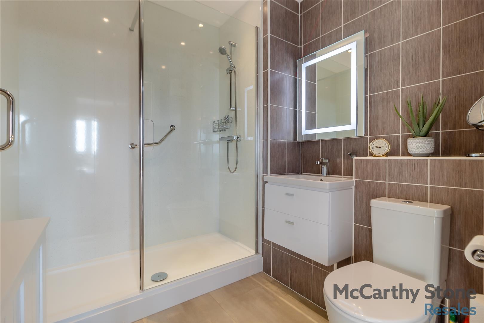 Pavilion Court, Hamilton Gardens, Felixstowe, IP11 7FA