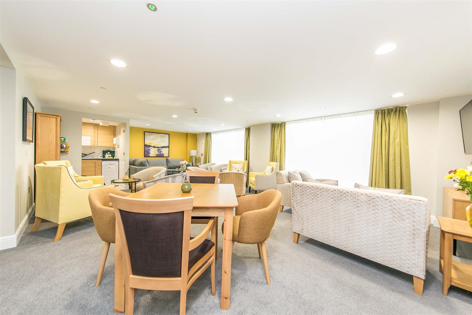 Pavilion Court, Hamilton Gardens, Felixstowe, IP11 7FA